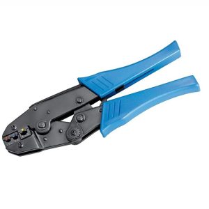 Professionele perstang voor geïsoleerde kabelschoenen van 1,5 – 6 qmm rood, blauw en geel