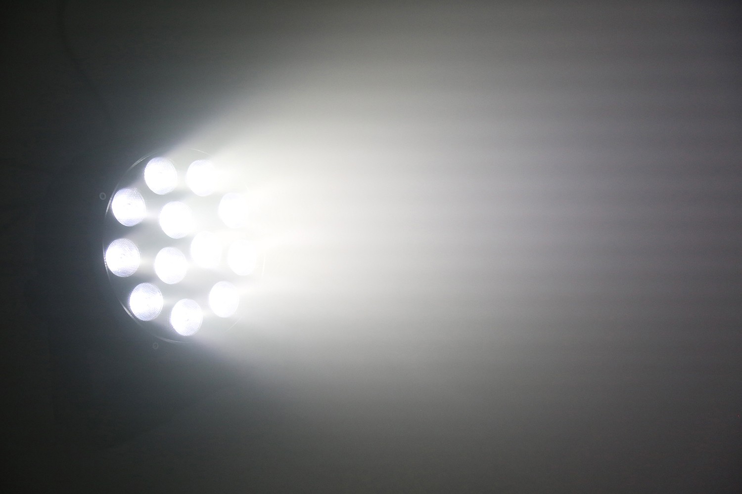 BeamZ Pro BAC-506B compacte Alu Par 12x 18W RGBWA-UV 6 in 1 zwart incl. IR bediening - Afbeelding 7